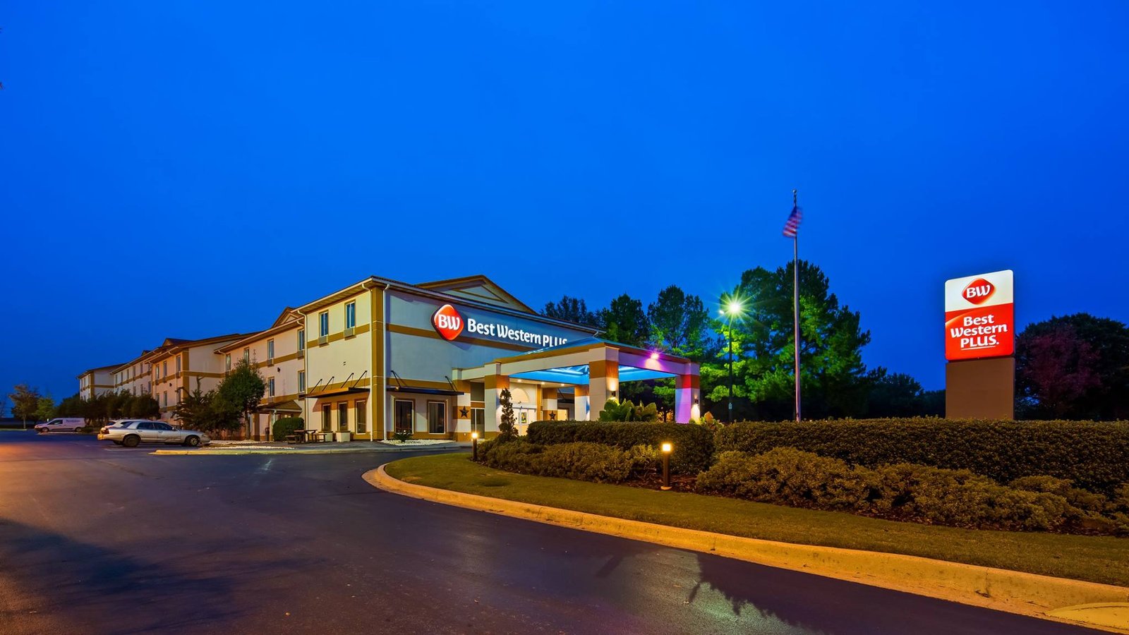 Best Western Carlton Suites Breakfast Main View