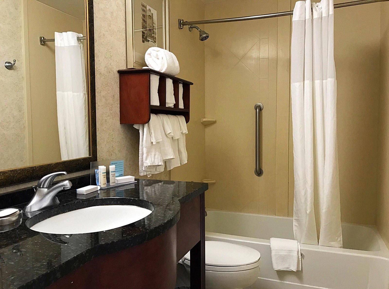 Hampton Inn & Suites Birmingham-Downtown-Tutwiler Breakfast Image 2