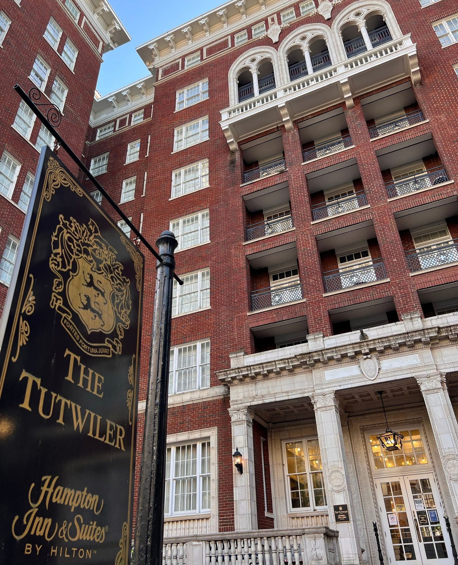 Hampton Inn & Suites Birmingham-Downtown-Tutwiler Breakfast Image 8