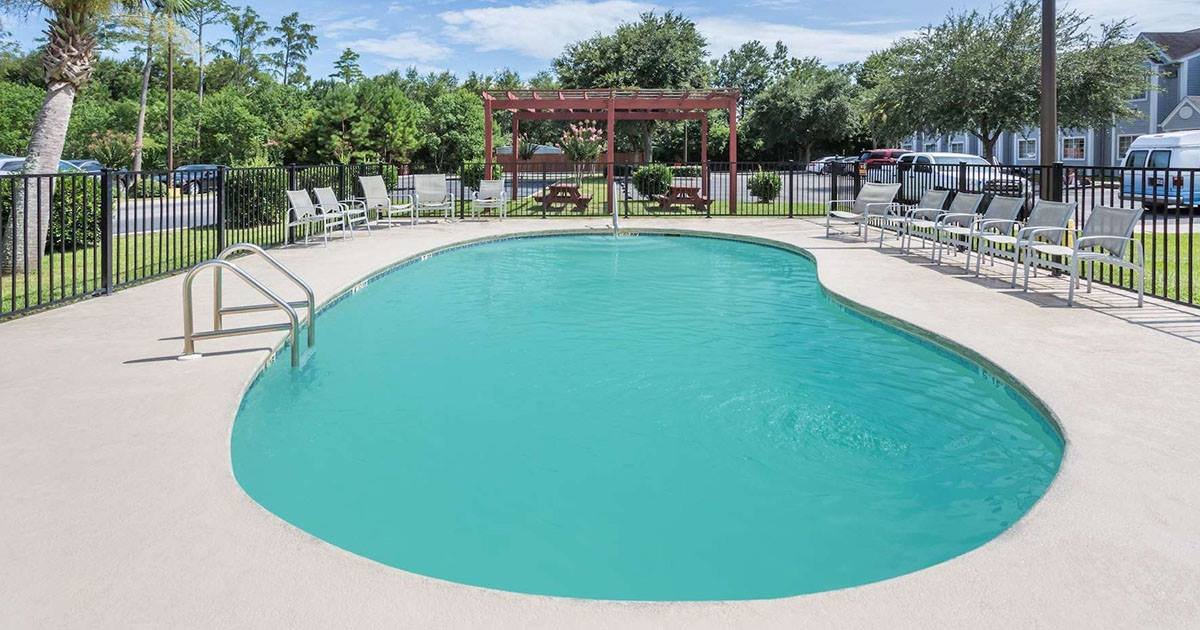 Microtel Inn & Suites by Wyndham Gulf Shores Breakfast Image 3