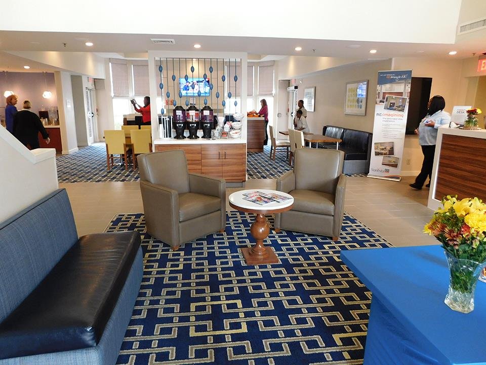 Sonesta ES Suites Montgomery Breakfast Image 2